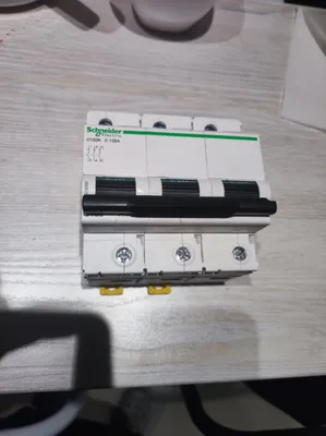 Продается автомат Schneider 125A 1