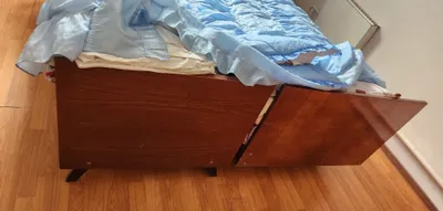 Кровать и матрасы по 2 шт 1