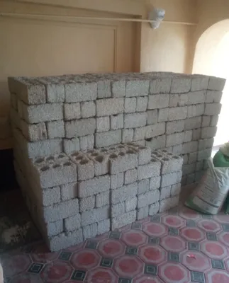Srochna sotiladi 1200 somdan.