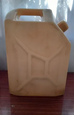 Kanistrlar sotiladi 1