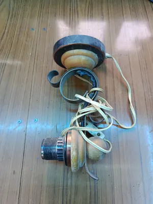 Devorga o‘rnatiladigan lampa, ishchi holatda 1