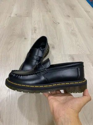 Dr. Martens 1