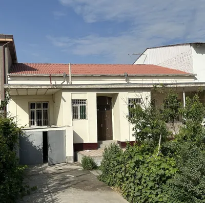 Продаётся участок с домом площадью 420 кв. м в городе Ургенч, вдоль объездной дороги, в районе Прогресс 1