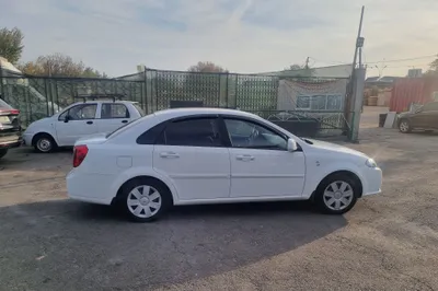 Автомобиль Lacetti 1