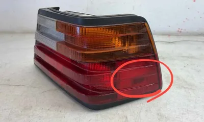 W124 задний фара американка 1
