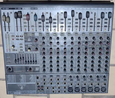 Behringer1832