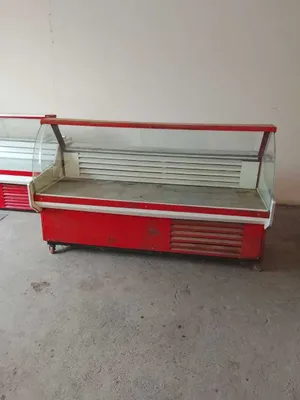 Продаетсяя холодильник витрина,
