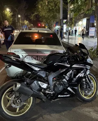 Продаётся Kawasaki Ninja ZX6R 1