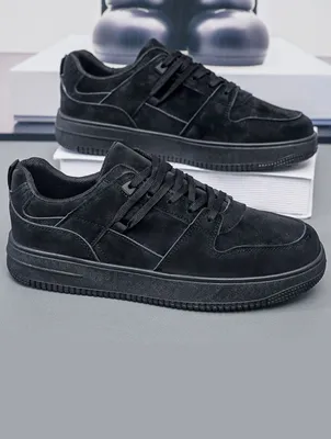 Qora rangdagi Air Jordan krasovkasi