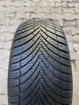 Kumho HA32 235/50R18 1