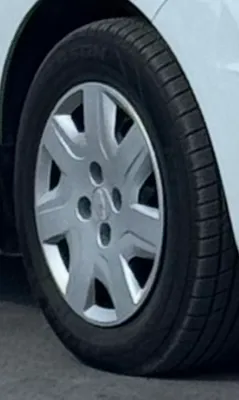 Диск, шина 185/65 R14, состояние среднее