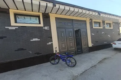 Kunlik xovli (dacha) ijaraga beriladi. Mehmonxona sifatida 1