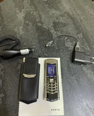 Vertu Signature S design diamond Crocodile 1
