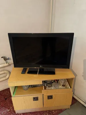 Телевизор LG, работает хорошо