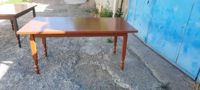Продаётся стол для гостиной.