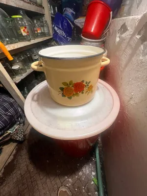 Эмалированная кастрюля и ведро 1