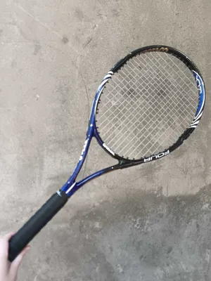 Katta tennis uchun Wilson raketkasi 1