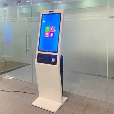 Vertikal interaktiv axborot kioski