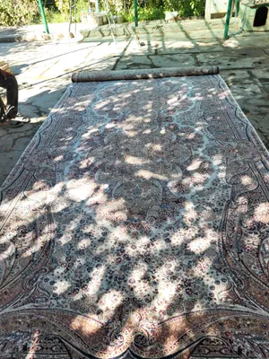 2.5 ga 5.5 o‘lchamdagi yaxshi holatdagi gilam