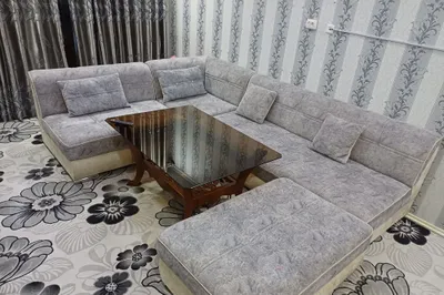 Диван и стол, мебель 1