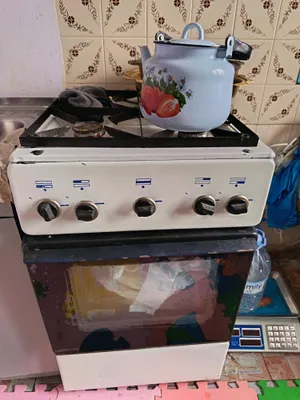 Газовая плита с 4 конфорками