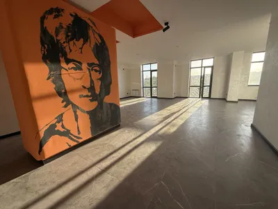 Pushkin metrosi yonida, 71-maktab qarshisidagi yangi binoda 1
