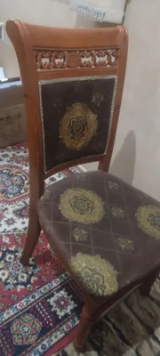 Yumshoq o‘rindiqli katta yog‘och stullar sotiladi 1