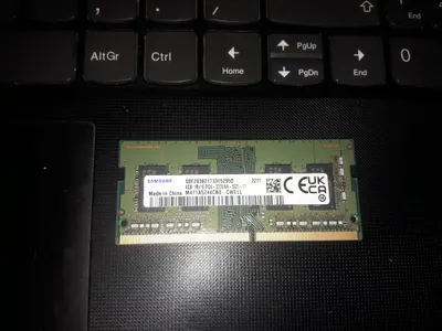 Оперативная память RAM DDR4 4 ГБ 1