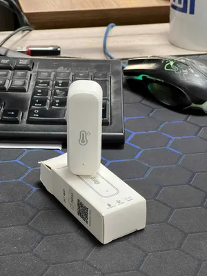 Умный датчик температуры и влажности Tuya Wi-Fi 1