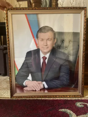 Картина президента Узбекистана 1