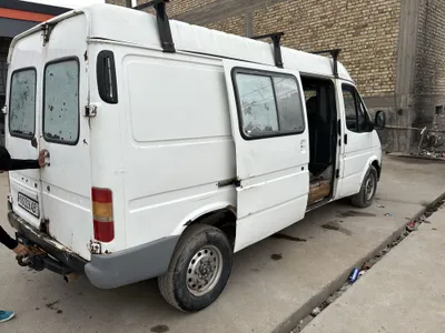 Фургон Ford Transit 1