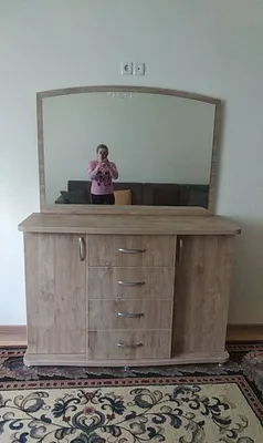 Комод с зеркалом
