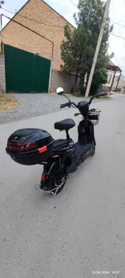 Продаётся скутер, почти не использовался, заряжался 2 раза 1