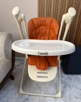 Стульчик для кормления фирмы Canelli