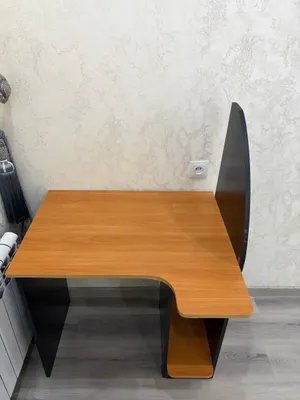 Компьютерный стол, парта, учебный стол 1