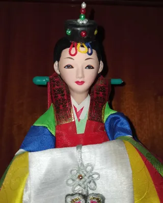 Hanbok koreys milliy libosidagi kolleksiya qo‘g‘irchog‘i 1