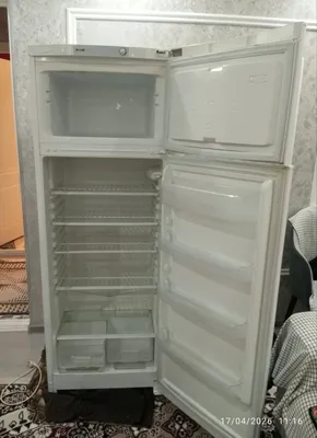 Продаётся холодильник Indesit 1