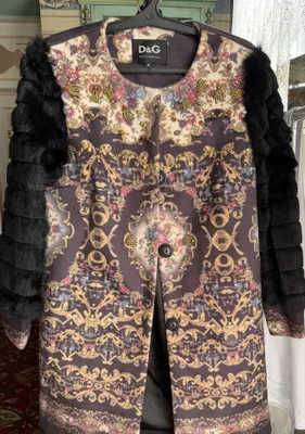 Ideal holatdagi D&G palto