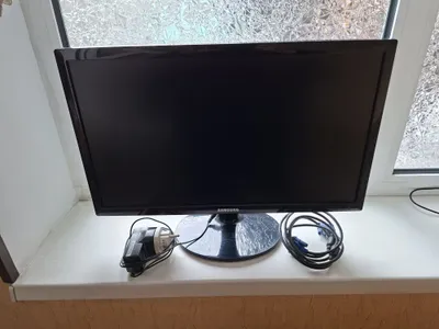 Монитор Samsung S22D300. 1