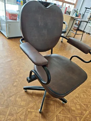 Sartaroshxonaga mo‘ljallangan kreslolar sotiladi 1
