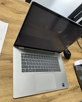 HP OmniBook 7 Flip 16” 1