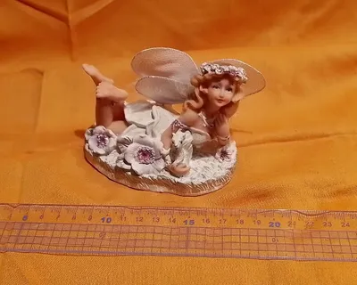 plastikdan farishtachalar haykalchasi 1