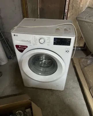 продаю lg 6 kg работает хорошо 1