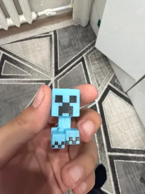 Minecraft creeperi va olmosli Stiv Kinder Joy 1