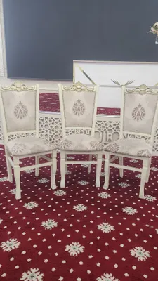 Продаются стол и стулья 1