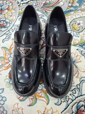 Qora Prada botfortlari 1