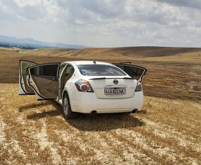 Nissan Altima, в хорошем состоянии 1
