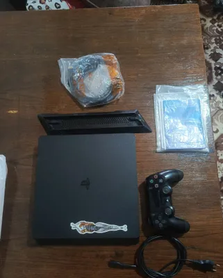PlayStation 4 slim 1 TB 1