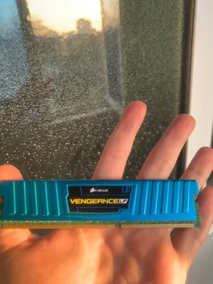 4 GB DDR3 RAM sotiladi 1