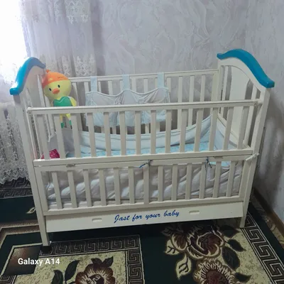 Продаётся детская деревянная кроватка производства Дубая. 1